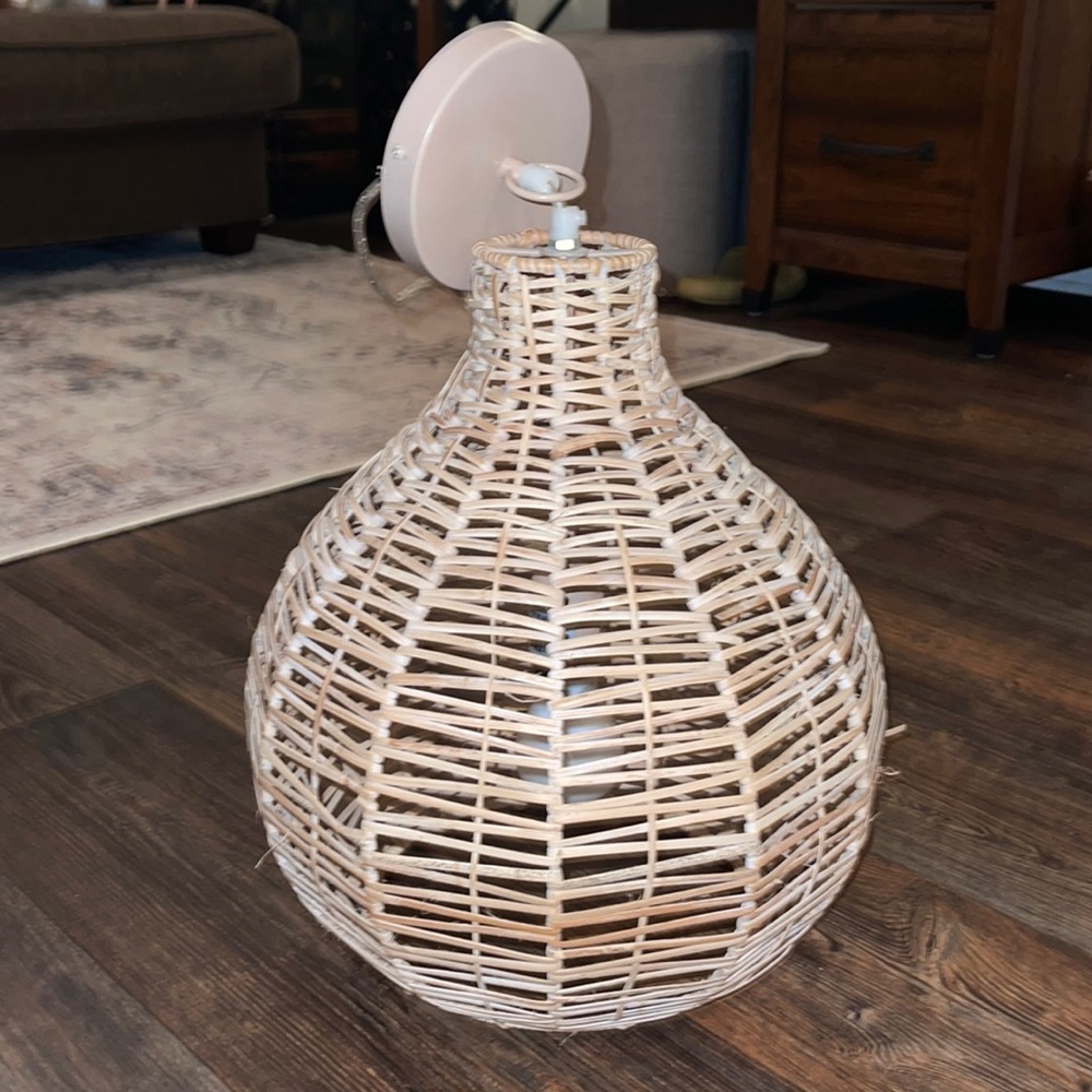 Shocker ceiling lighting fixture